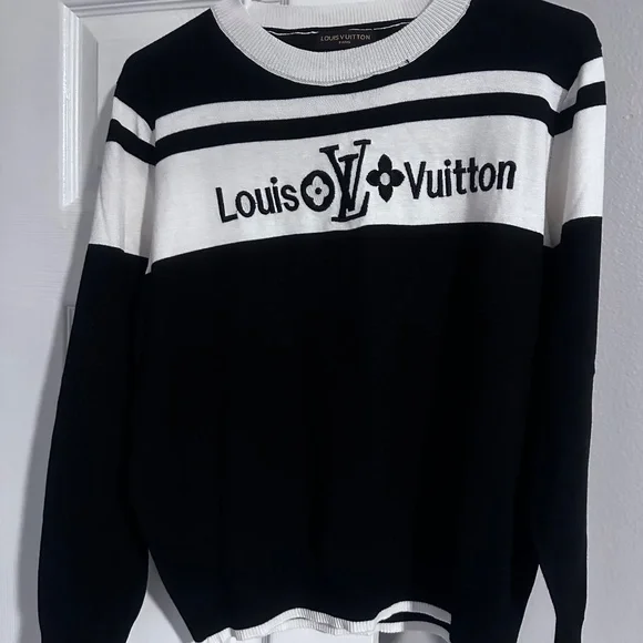 Sweaters - Picture 4 of 11